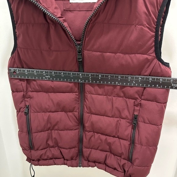 Calvin Klein Mens Hooded Puffer Vest Burgundy Quilted Zip Up XS - Picture 6 of 7